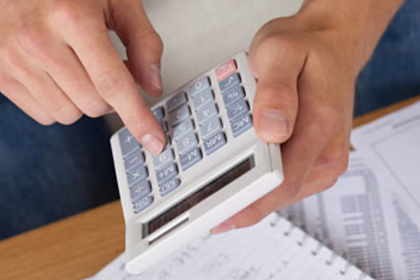 欠款人面临法院强制执行的具体措施有哪些？